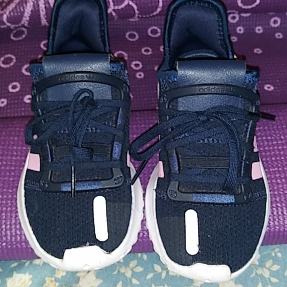 ADIDAS - Picture 2 of 6